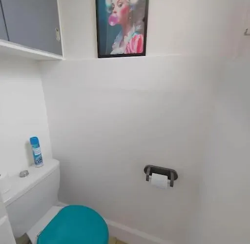 Le Surrealiste Pres De Nancy