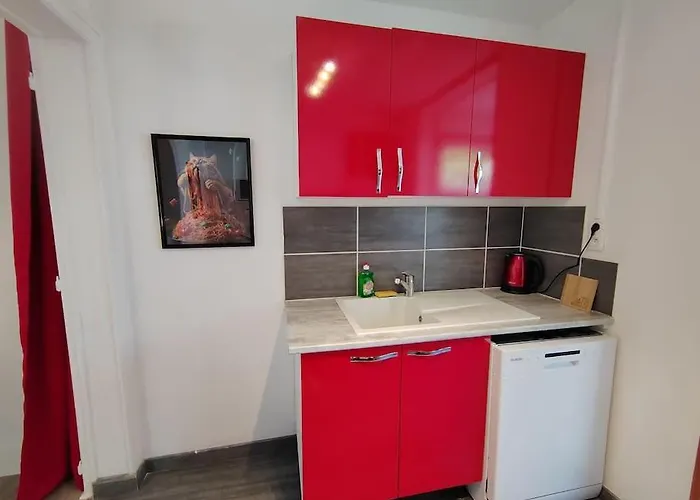 Le Surrealiste Pres De Nancy * Varangeville